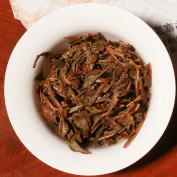 【活动特惠】中木2015班盆老寨 古大树料 龙印 51普洱网15周年纪念茶 357克/饼 普洱茶生茶 图4