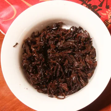 中木龙年生肖纪念饼 万事兴龙 易武古树熟茶 357克/饼 图5