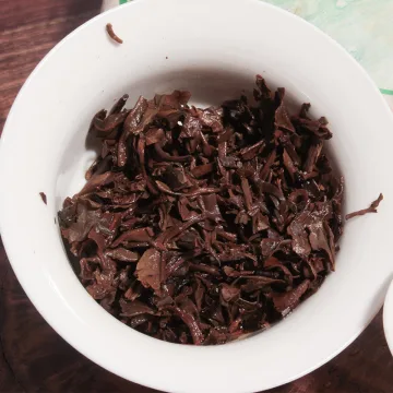 老曼峨 乔木春毫 普洱茶生茶 2007年 357克/饼 图4