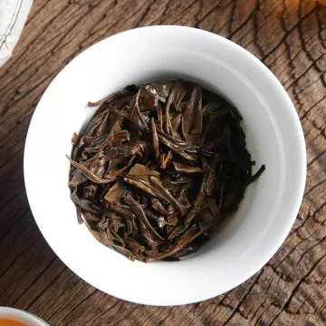 刮风寨古大树混采老料 头春 普洱茶生茶 2016年 200克/饼 图4