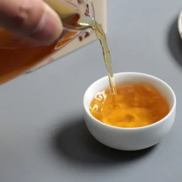 云南滇红 蜜桃香红茶 桃喜 红茶 100克/盒 2024年 图3