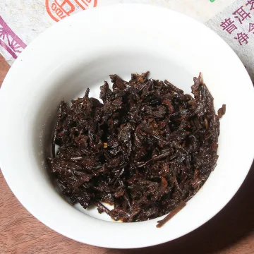 郎河 高山普洱 普洱茶 熟茶 2006年 /357克/饼 陈年老茶 图4
