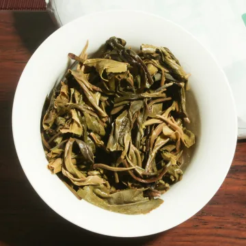 【春茶特惠，买七送一】中木2025年勐海壹号  易武大树料 普洱茶生茶  357克/饼 图4