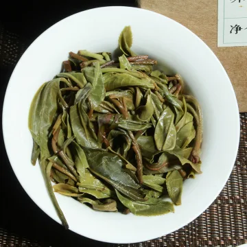 【已售罄】中木2025年易武弯弓 古大树头春 普洱茶晒青 生茶 散茶 200克/盒 图4