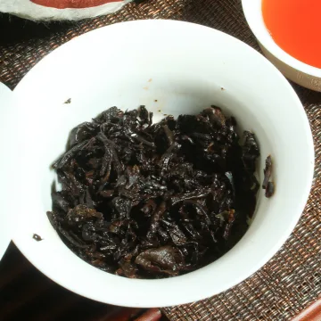 永明茶厂 班章乔木熟茶 357克/饼 2015年料2018年压制 图4